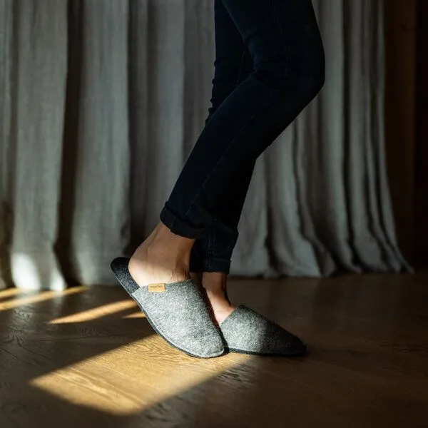 Magicfelt Magicfelt Filz-Pantoffel Magic Travel aus 100% recycelter Schurwolle für Damen & Herren, Tiroler steinschaf, – Produktbild 3 von 5