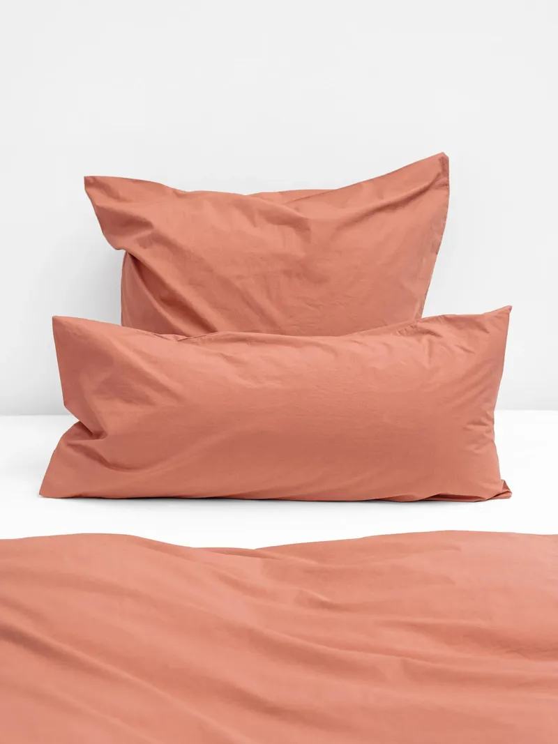 erlich textil erlich textil Fred Kopfkissenbezug aus weicher Bio-Baumwolle, made in Europe, Rostrot, – Produktbild 1 von 7
