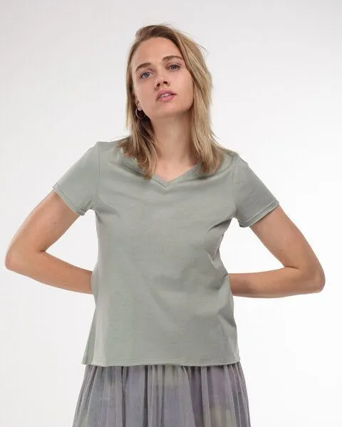 Alma & Lovis Alma & Lovis Shirt aus Bio-Baumwolle | V-Neck Shirt, Shadow (grau), – Produktbild 2 von 2