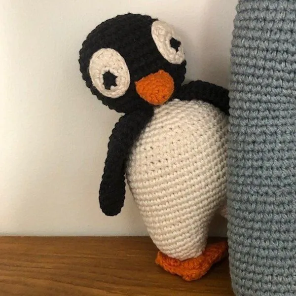 Luna-Leena Luna-Leena Pinguin Kuscheltier – handgehäkelt aus Bio-Baumwolle – Produktbild 2 von 3