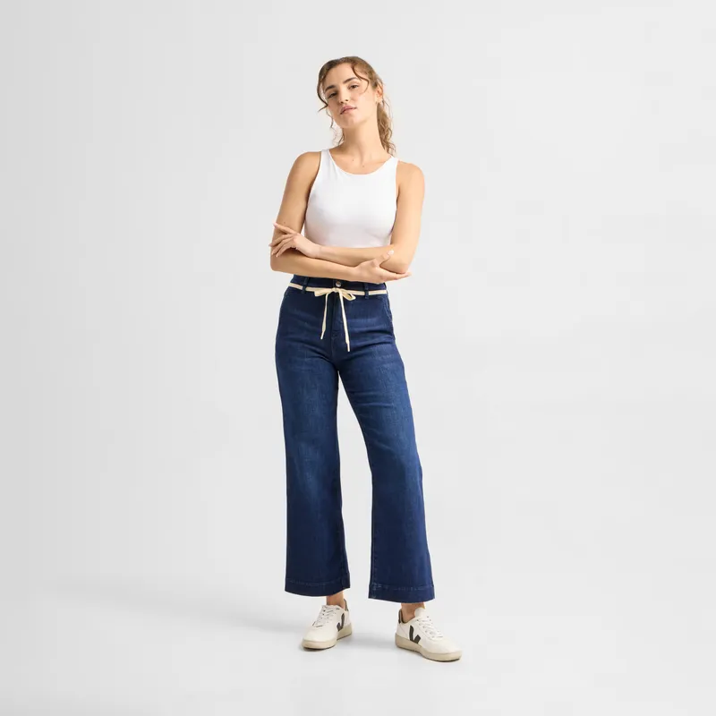 DAWN DEW Flared Cropped Soft Denim - French Pocket - Dark Blue - Dark Blue / 25 / 28 – Produktbild 1 von 1