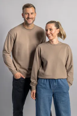 DIRTS DIRTS Herren vegan Sweatshirt Classic Mit Rundhalsausschnitt In Walnuss – Produktbild 1 von 1