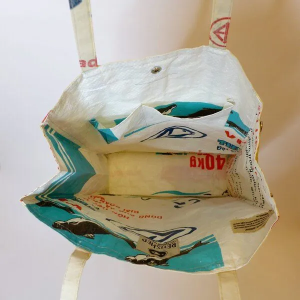 REFISHED fair fashion REFISHED fair fashion Tasche BUSINESS BAG upcycelte Fischfuttersäcke, #fish weiß, – Produktbild 4 von 6