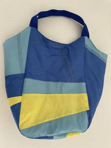 Skrabak Skrabak Upcycling-Tasche aus Segeltuch, Blau-türkis-gelb, – Produktbild 1 von 4