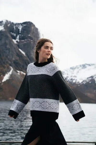 Kopyto Kopyto DACHS RWS – Damen-Wollpullover mit Beskiden-Muster, Schwarz-weiss, – Produktbild 1 von 4