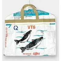REFISHED fair fashion REFISHED fair fashion Kleidersack 'SUIT BAG' - upcycelte Fischfuttersäcke, #fish weiß, – Produktbild 1 von 1