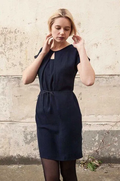 WiDDA berlin WiDDA berlin Kleid Soul Explosion in Dunkelblau in zwei Längen – Produktbild 2 von 4