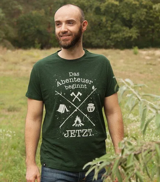 päfjes päfjes Das Abenteuer beginnt jetzt. - Fair gehandeltes Bio Männer T-Shirt - Slub Green – Produktbild 1 von 4