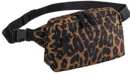 BagBase BagBase Cross Body Bag Leopard Print Recyceltes PET – Produktbild 1 von 1