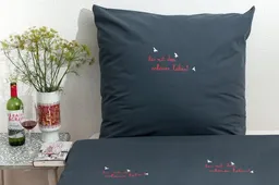 Hirschkind Hirschkind Bio-Kissenbezug 'her mit dem schönen leben!' dunkelgrau 80*80 cm – Produktbild 1 von 1
