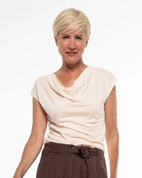 Alma & Lovis Alma & Lovis Shirt mit Wasserfall-Ausschnitt, aus Bio-Baumwolle | Short Cascade, Blush (rose-natur), – Produktbild 1 von 4
