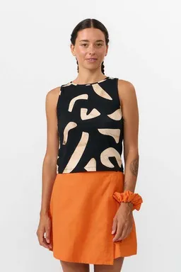 SUITE13LAB Suite13lab Damen-Rippentop ärmellos MIÑO im Stones-Print – Produktbild 1 von 1
