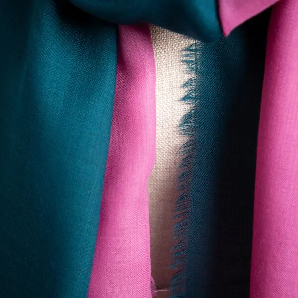 nahtur-design nahtur-design 2 Wolltücher "hauchfein", Pink-petrol (rosa), – Produktbild 4 von 4