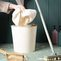nahtur design nahtur-design Putztücher-Set, Bodentuch + 4 Putzlappen aus Halbleinen Waffelpiquée, Creme (weiß), – Produktbild 1 von 1