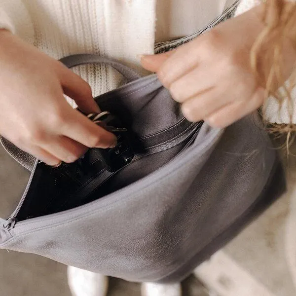 BOWLEANIES TASCHEN BOWLEANIES TASCHEN City Rucksack aus Lederfaserstoff, Hellgrau & dunkelgrau, – Produktbild 3 von 4