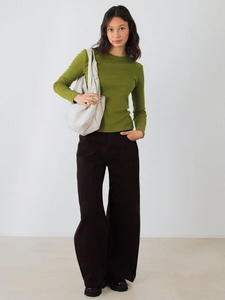 Honest Basics Honest Basics Damen Geripptes Langarmshirt aus Bio- und recycelter Baumwolle, Oliv, – Produktbild 2 von 4