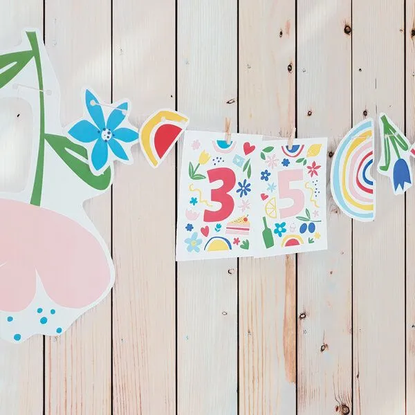 Bow & Hummingbird Bow & Hummingbird Postkarte Three/Drei – Produktbild 3 von 3