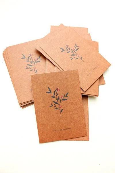 STUDIO KARAMELO STUDIO KARAMELO Florale Weihnachtskarte Frohe Weihnachten mit Zweig – Produktbild 1 von 3