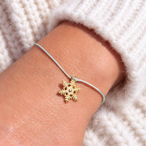 Bow & Hummingbird Bow & Hummingbird Schneeflocken Armband „Let it Snow“ – Weihnachtsarmband in Mint oder Creme, 24 Karat vergoldet, kleines Geschenk für Weihnachten, Mint, – Produktbild 1 von 4