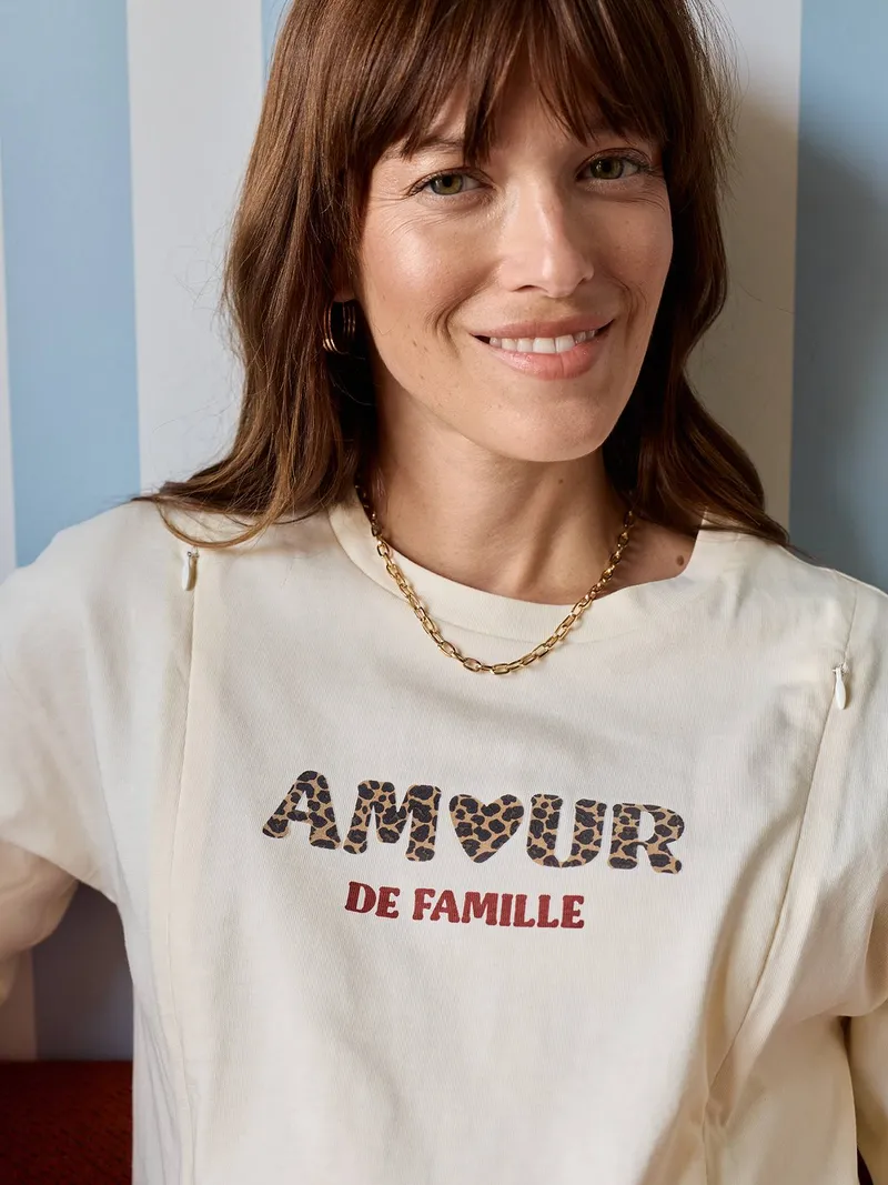 Vertbaudet Vertbaudet Umstandsshirt mit Leomotiv AMOUR DE FAMILLE und Stillöffnungen, Wollweiß, – Produktbild 3 von 4