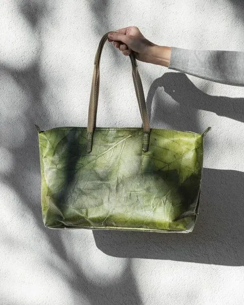 BELEAF BELEAF Vegane Tasche "SHOP LEAF" aus Blattleder, Poppy red, – Produktbild 4 von 4