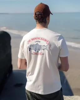 LAKOR LAKOR T-Shirt aus Bio-Baumwolle - The Smoking Salmon – Produktbild 1 von 1