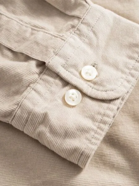 KnowledgeCotton Apparel KnowledgeCotton Apparel Cordhemd - Regular fit corduroy shirt - aus Bio-Baumwolle, Beige (kight feather gray), – Produktbild 4 von 4
