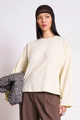 JAN N JUNE JAN 'N JUNE Damen vegan Longsleeve Boxy Ankira Buttermilch – Produktbild 1 von 1