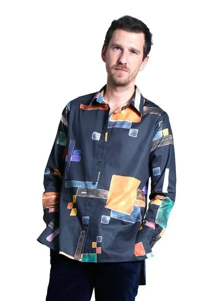 Sophia Schneider-Esleben Sophia Schneider-Esleben Unisex Shirt Lui aus Bio-Baumwolle, Triadic, – Produktbild 1 von 2