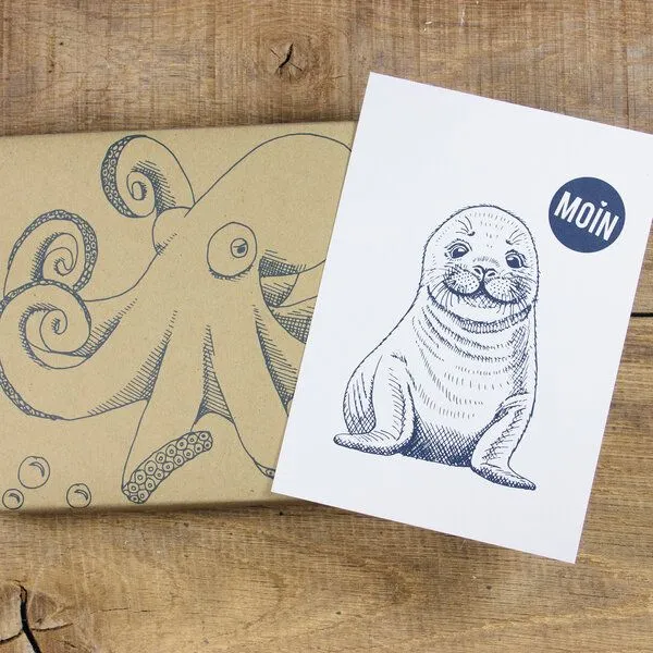 Bow & Hummingbird Bow & Hummingbird Postkarte "Moin Seehund" – Produktbild 2 von 4