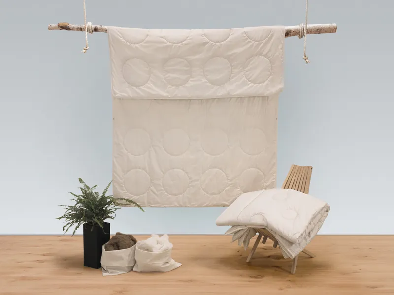allnatura Kamelflaumhaar/Seide-Leicht-Kombi-Bettdecke "Calida" | 240x220 cm | Druckknöpfe, Weiß, – Produktbild 2 von 2