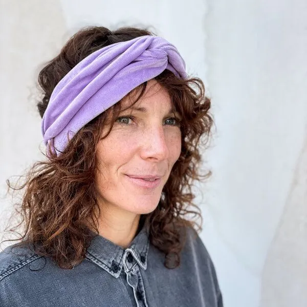 Liebe Deinen Planeten Liebe Deinen Planeten Samtband Bardot kurz Vielseitiger Samtschal zum binden für Kopf und Hals handgefertigt in Tirol, Pastel lilac, – Produktbild 1 von 2