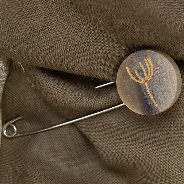 nahtur-design nahtur-design Brosche mit Horndeko – Produktbild 2 von 3