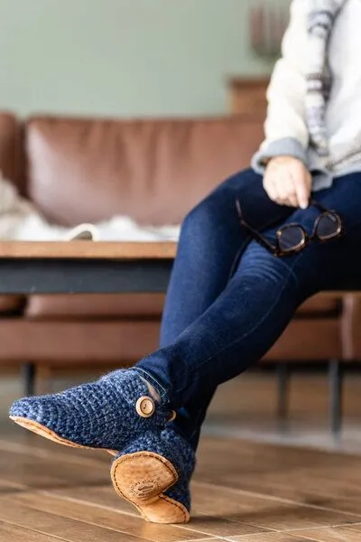 Kingdom of Wow Kingdom of Wow - Handgefertigte Hausschuhe aus Wolle - low top, Midnight blue, – Produktbild 2 von 4