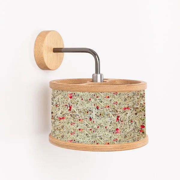 ALMUT von Wildheim ALMUT von Wildheim Almheu Wandlampe aus 100 % Tiroler Bio-Gräsern, Heu & rosenblüten (grün/rot), – Produktbild 1 von 4