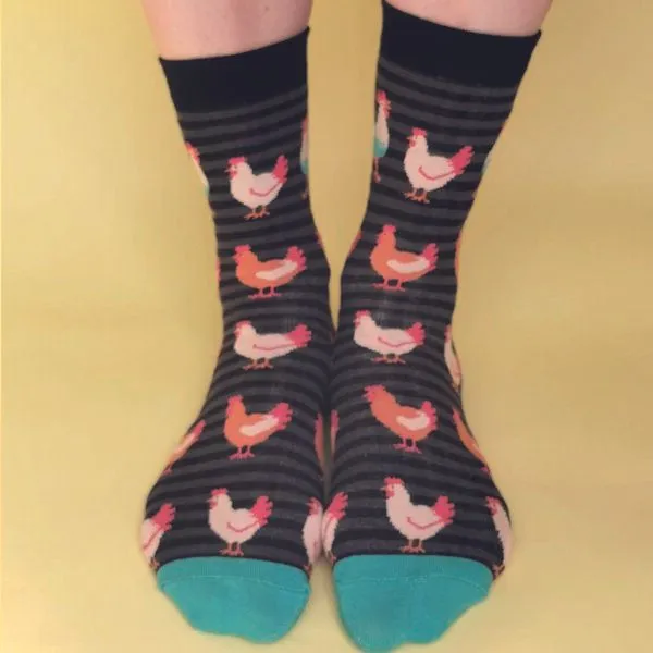 Fräulein Prusselise Fräulein Prusselise Hühnerhof Socke Hahn Henne Ostern Bauernhof schwarz türkies bunt gemustert, Schwarz, – Produktbild 2 von 3