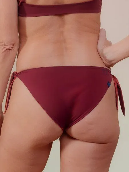 nice to meet me nice to meet me Sun Shorts. Wendbares Bikiniunterteil zum Binden, Berry / guave, – Produktbild 4 von 4