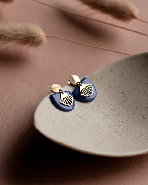 lille mus lille mus Ohrstecker 'Halbkreis Fächer' aus Porzellan und 925 Silber, Blau, – Produktbild 1 von 6