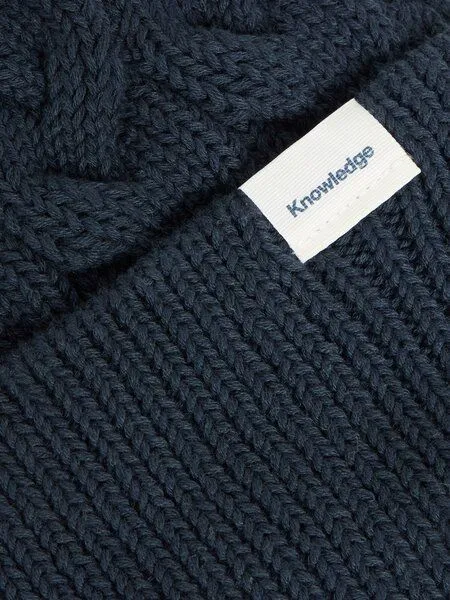 KnowledgeCotton Apparel KnowledgeCotton Apparel Strickmütze mit Zopfmuster und Bommel aus Bio-Baumwolle, Blau-total-eclipse, – Produktbild 3 von 4