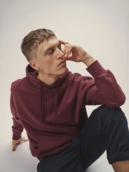 WOTE WOTE Oversized Hoodie Sweatshirt aus Bio-Baumwolle, Dunkelrot, – Produktbild 3 von 3