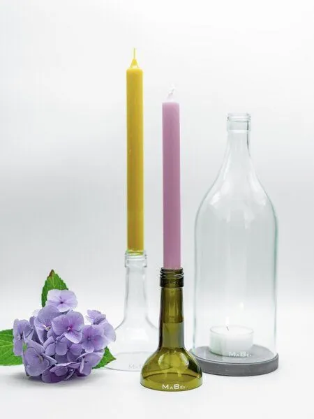 MaBe MaBe Kerzenständer - witzig & nachhaltig aus der Weinflasche für deinen gedeckten Tisch, Hellgrün, – Produktbild 4 von 4