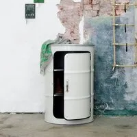 Lockengelöt Lockengelöt Schränk - Der Schrank aus einem Ölfass – Produktbild 1 von 1