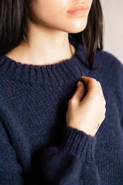 Jyoti - Fair Works Jyoti - Fair Works Baby-Alpaka Strickpullover Lupuna, Blau, – Produktbild 4 von 4