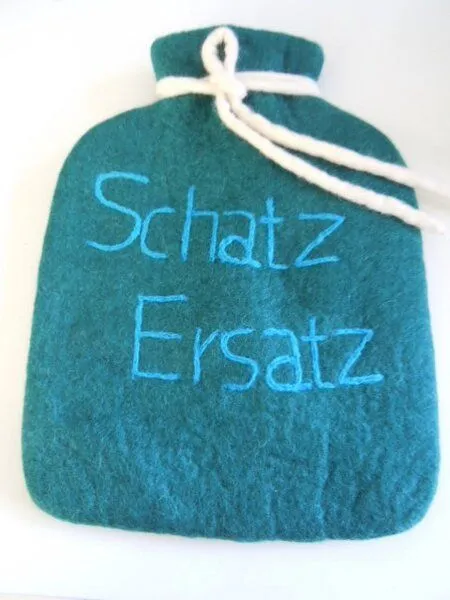 short'n'pietz short'n'pietz Wärmflaschenbezug handgefilzt, Flaschengrün-schatz- ersatz, – Produktbild 1 von 1