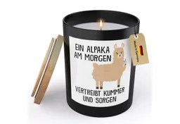22Feels Duftkerze Deko Alpaka Lustig Süß Tier Geschenk Frauen Männer Couch Humor, MADE IN GERMANY, Europäisches Sojawachs, Handgegossen – Produktbild 1 von 1