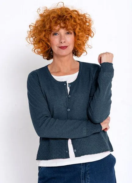 Heidekönigin Heidekönigin Strickjacke mit Ajourkante - GOTS, Dunkelpetrol, – Produktbild 1 von 3