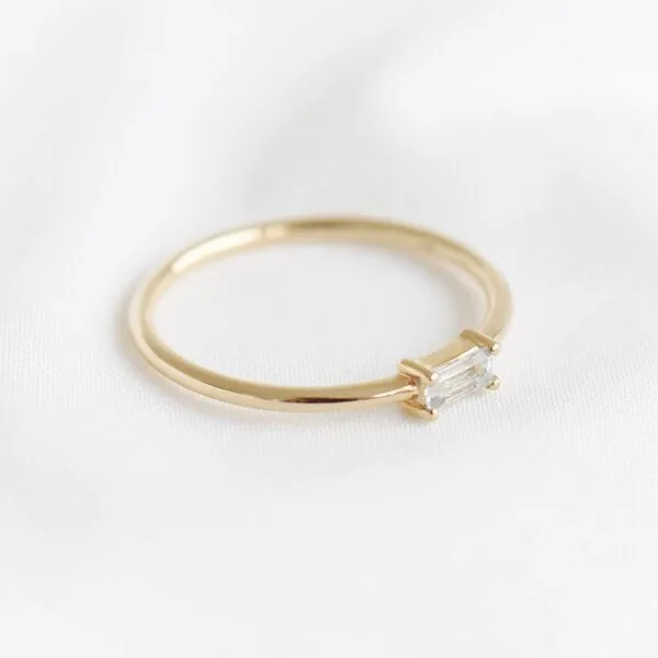 Eppi Eppi Minimalistischer Ring mit Aquamarin Koos, Weiss, – Produktbild 3 von 4