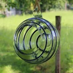 Mitienda Shop Mitienda Shop Dekovase Esfera Spirale blau | Blumenvase ca. 15cm ø – Produktbild 1 von 1
