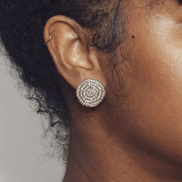 Swahili Coast Swahili Coast Ohrstecker - CIRCLE SOLID DOTS - Perlenohrstecker, Silber, – Produktbild 2 von 4