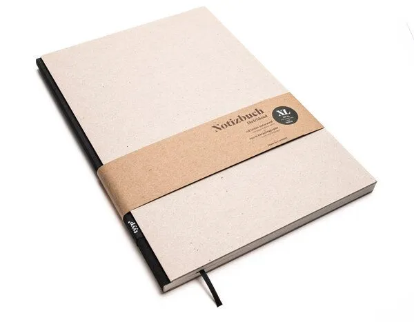 tyyp tyyp Nachhaltiges großes Design-Notizbuch (Recyclingkarton), Schwarz, – Produktbild 1 von 4